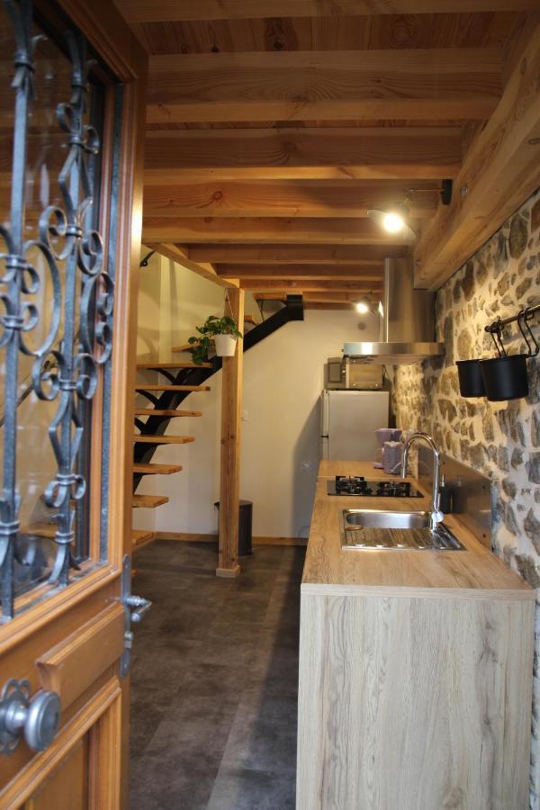 Gite Du Moulin Chenelette Exteriör bild