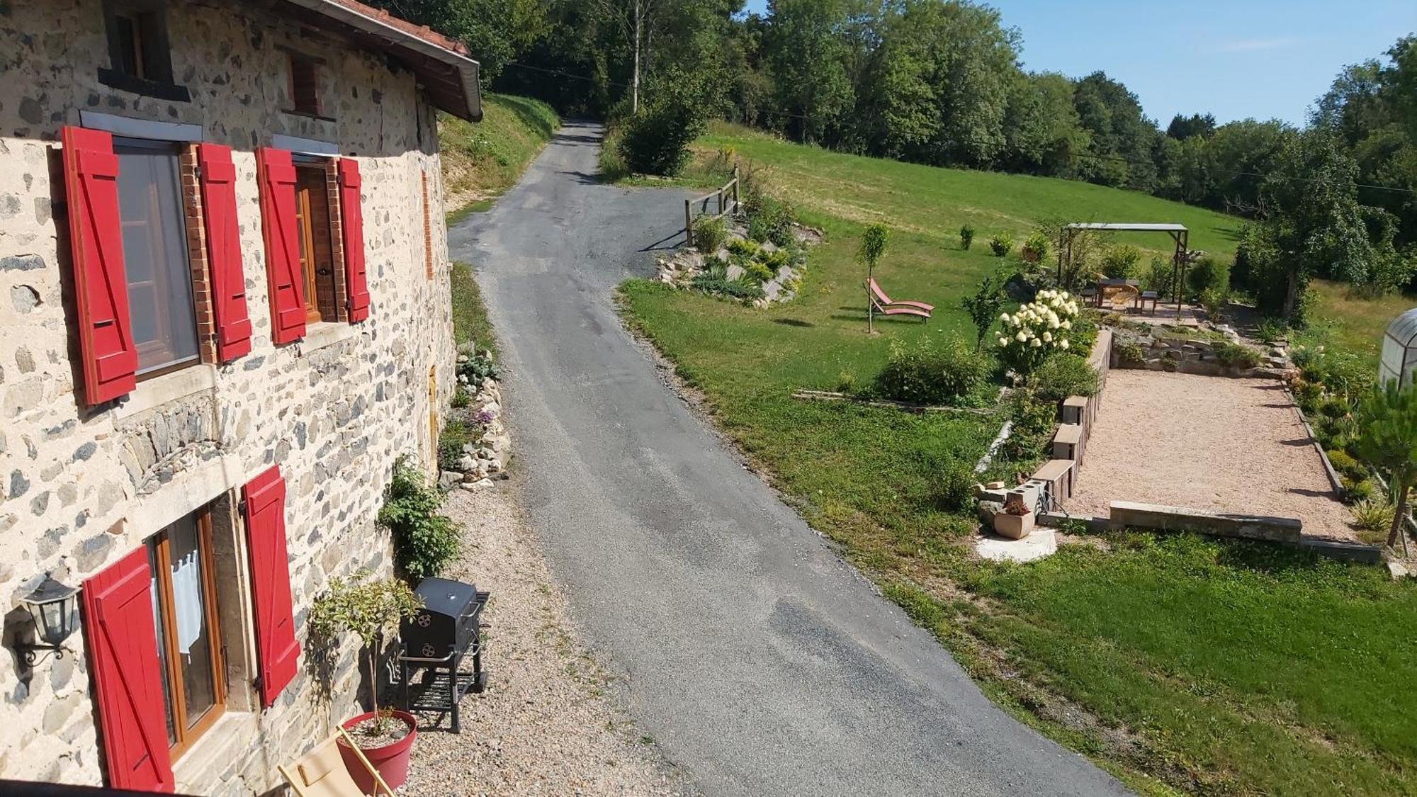 Gite Du Moulin Chenelette Exteriör bild
